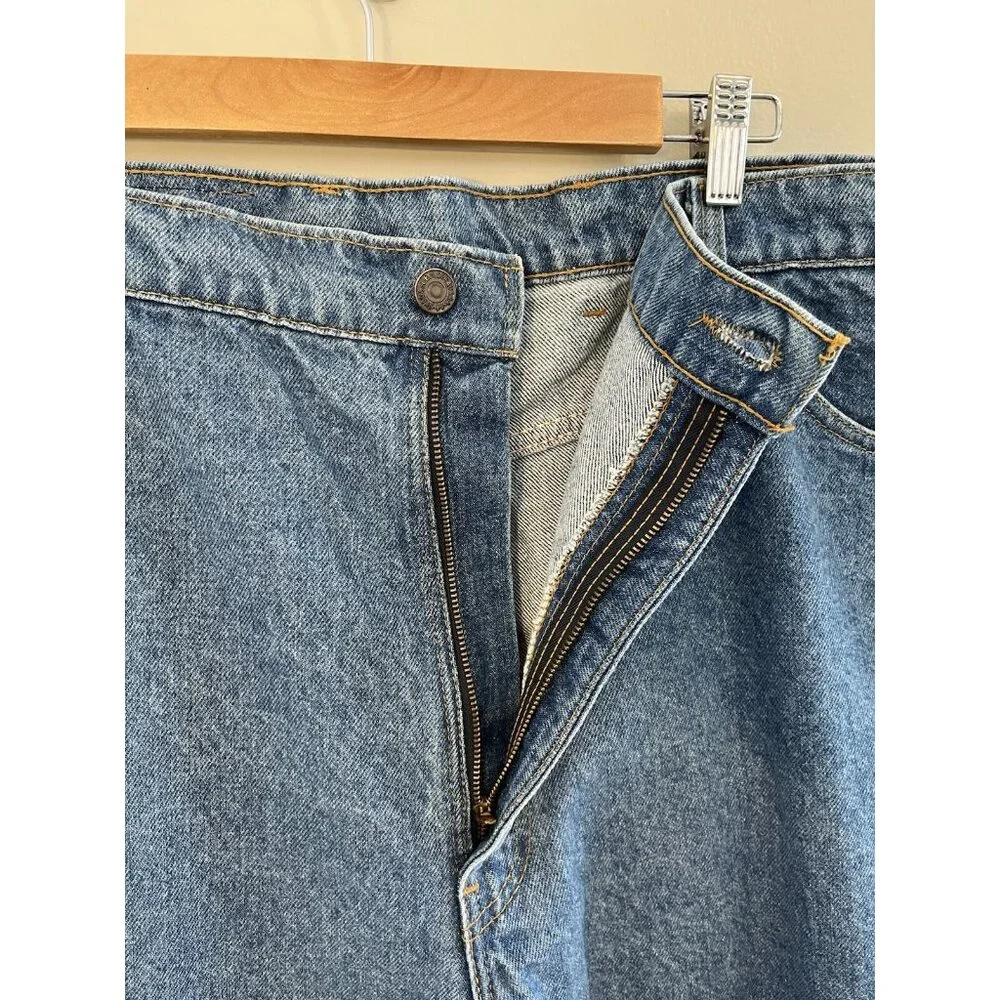 Levi’s 504 Vintage Leather‎ Tag 46 X 30, Medium Wash Relaxed Fit  (45X30 Actual)